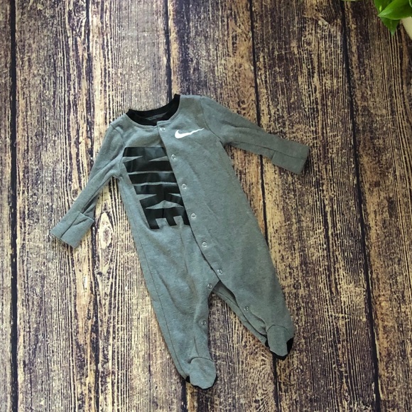 nike sleeper baby boy